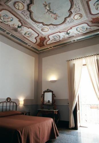 Hotel Palazzo D'Erchia Conversano Exterior photo