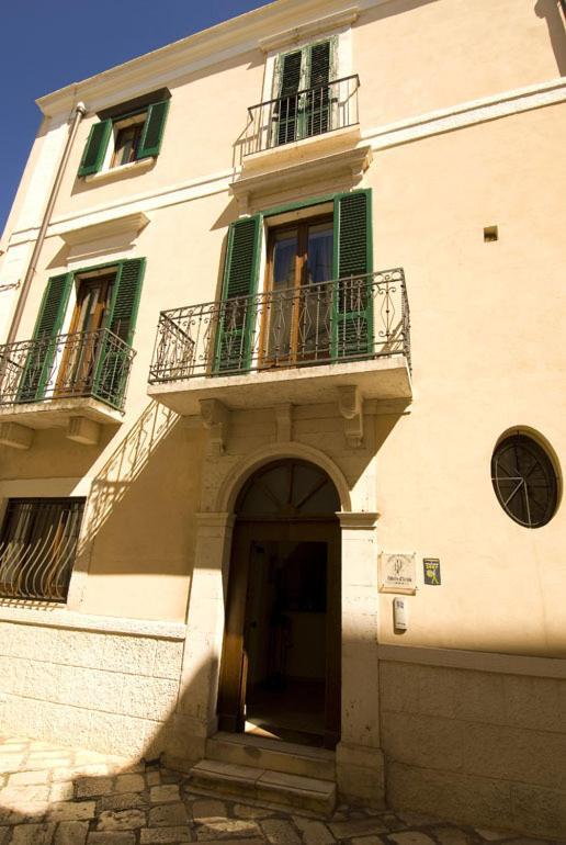 Hotel Palazzo D'Erchia Conversano Exterior photo