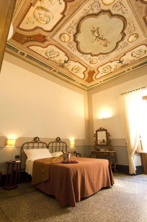 Hotel Palazzo D'Erchia Conversano Exterior photo